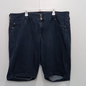 Torrid Dark Wash Blue Jean Shorts Knee Length High Waist Women's Sz 24 EUC NICE!